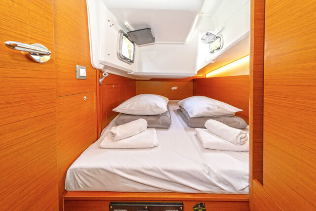 Sun Odyssey 410 - 3 cab. First Date